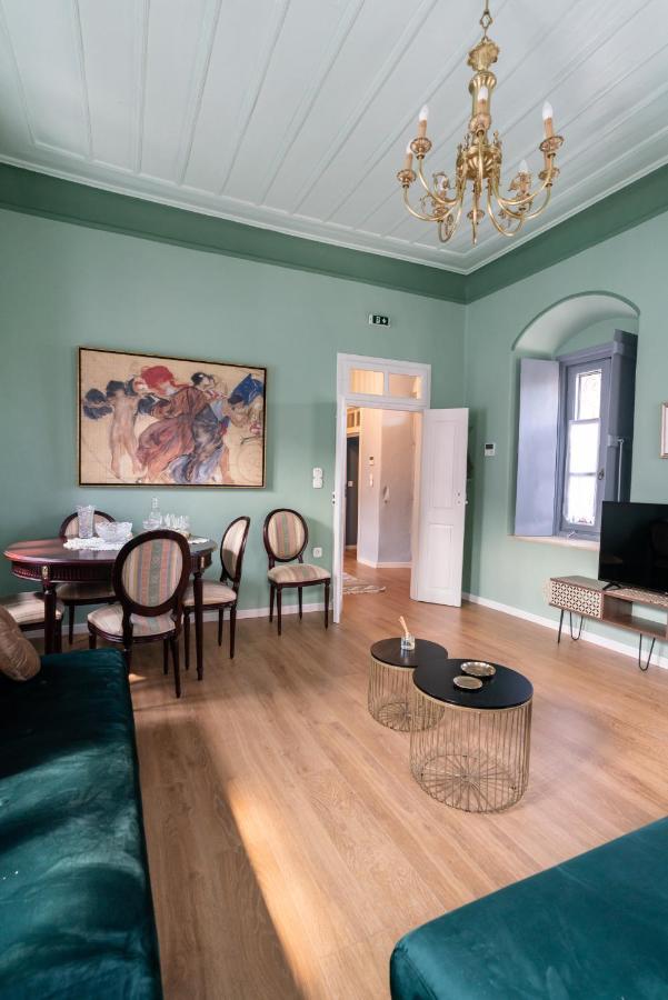 Englezena'S Guesthouse Леонідіон Екстер'єр фото