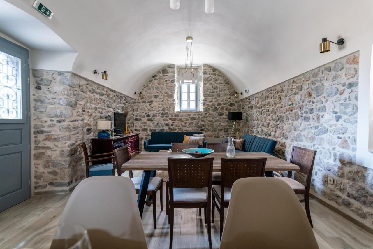 Englezena'S Guesthouse Леонідіон Екстер'єр фото
